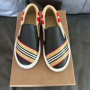 Boys Burberry shoes